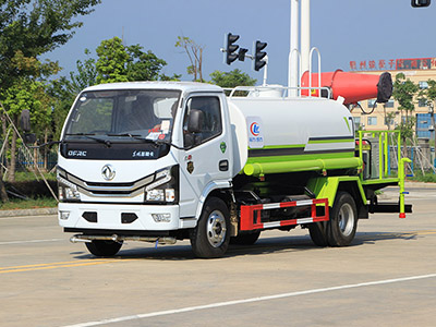 东风多利卡洒水车