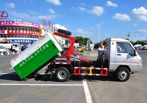 程力垃圾车品类多样，物美价廉，产品在国内外市场极受欢迎。